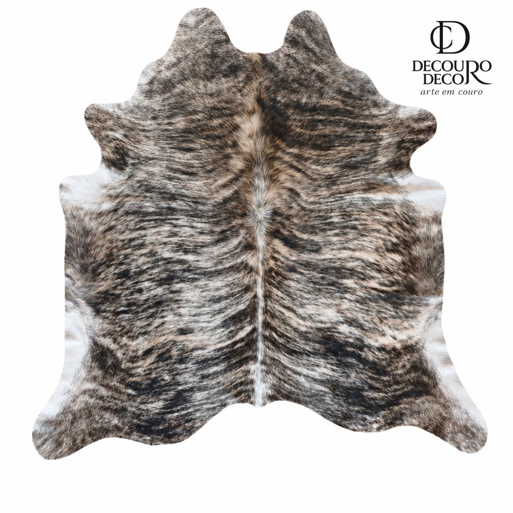 Tapete de pele de boi natural brazino claro BZC1074 1,83x1,91m em couro bovino legítimo — fundo branco