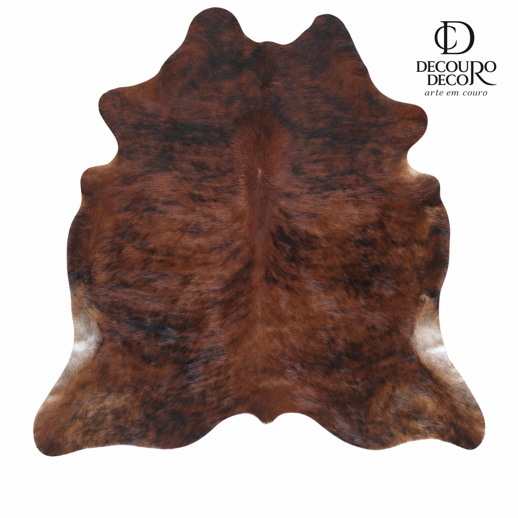Tapete de pele de boi natural brazino escuro BZE1077 1,84x1,80m em couro bovino legítimo — fundo branco