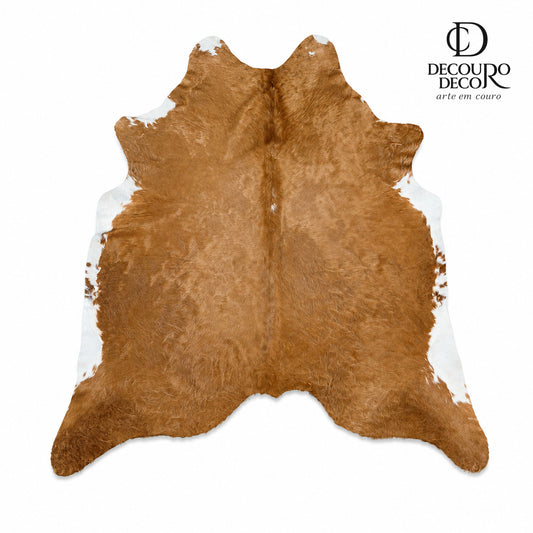 Tapete de pele de boi BE1179 — fundo branco com logo DECOURO