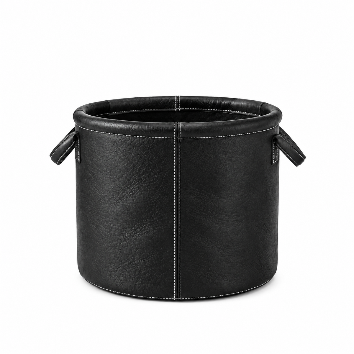 Cesto Celine em Couro Waxy Preto — fundo branco de estúdio