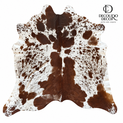 Tapete de pele de boi natural exótico tricolor EXC1035 1,75x1,92m em couro bovino legítimo — fundo branco