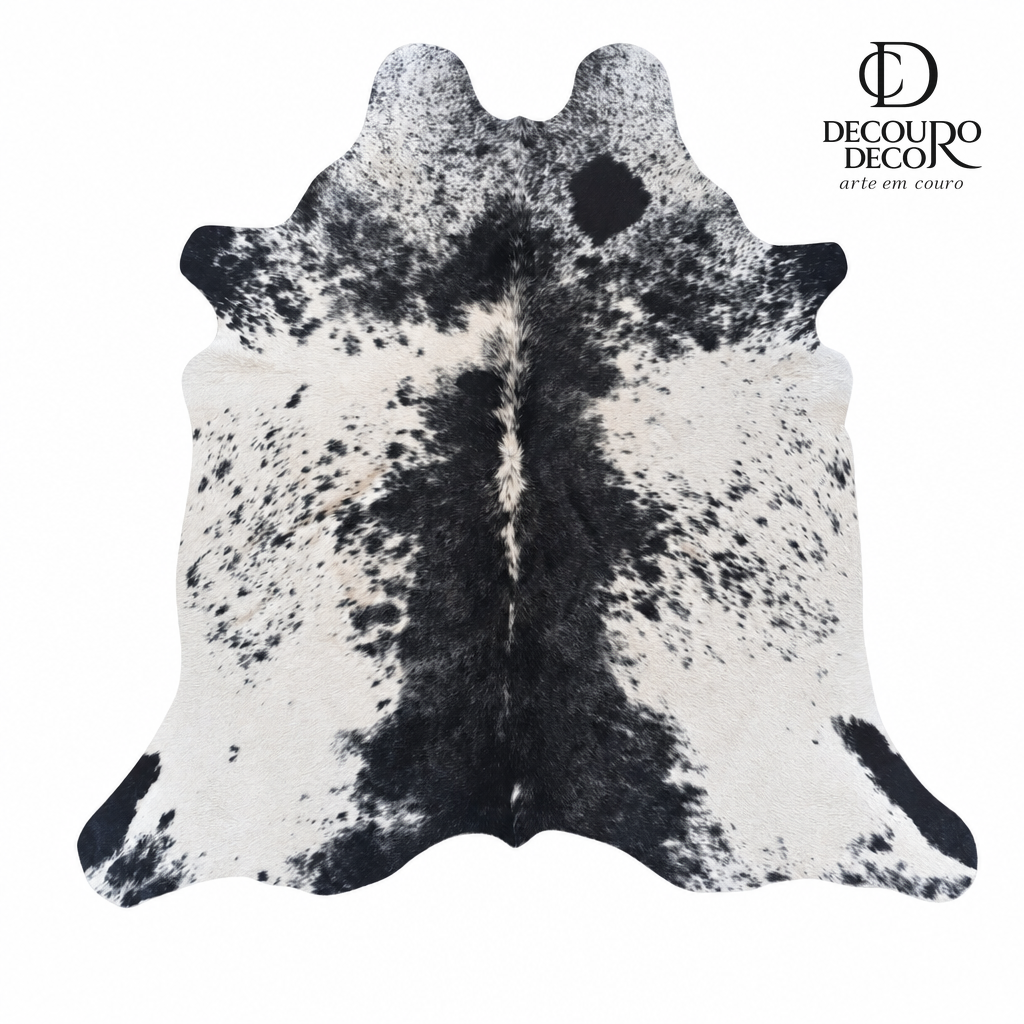 Tapete de pele de boi natural exótico preto e branco EXC1044 2,10x2,16m em couro bovino legítimo — fundo branco
