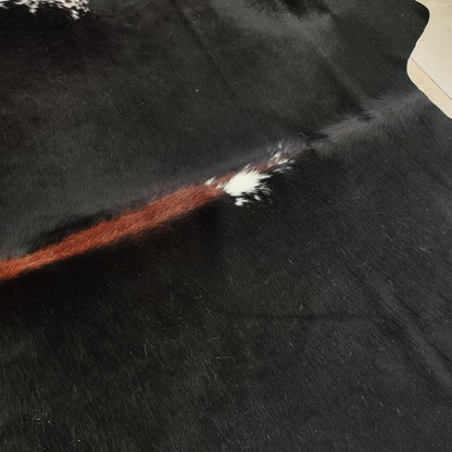 Tapete de couro de boi Exótico EXC878 — detalhe do acabamento artesanal