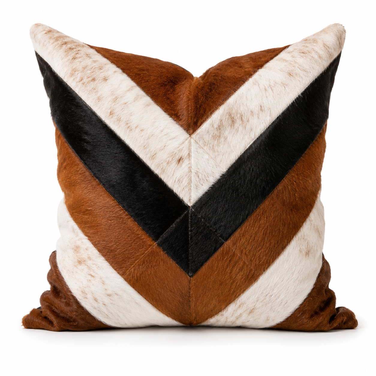 Almofada Chevron em Couro 100% Legítimo - Marrom Preto e Branco — fundo branco