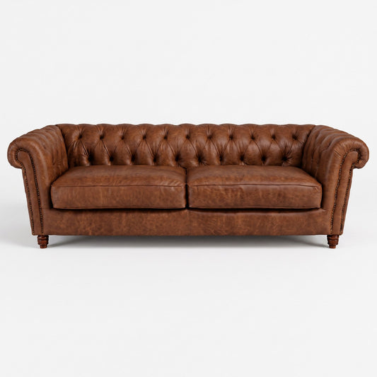 Sofá Inglês Chesterfield Tabaco de 2 lugares em couro premium texturizado — 222 cm, fundo branco