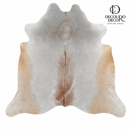 Tapete de pele de boi natural cinza e branco pelo curto macio GR1037 2,06x2,22m em couro bovino legítimo — fundo branco
