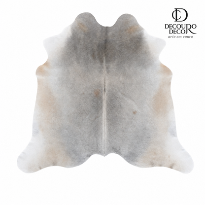 Tapete de pele de boi natural cinza e branco pelo curto macio GR1048 1,80x2,05m em couro bovino legítimo — fundo branco