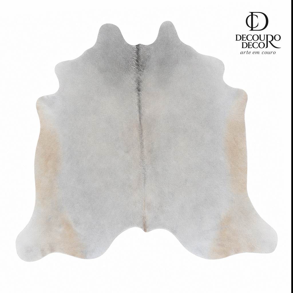 Tapete de pele de boi natural cinza e branco pelo curto macio GR1049 1,62x2,00m em couro bovino legítimo — fundo branco