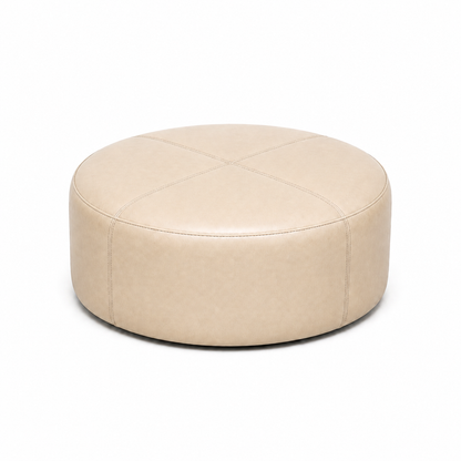 Puff redondo em couro premium liso Waxy marfim — fundo branco