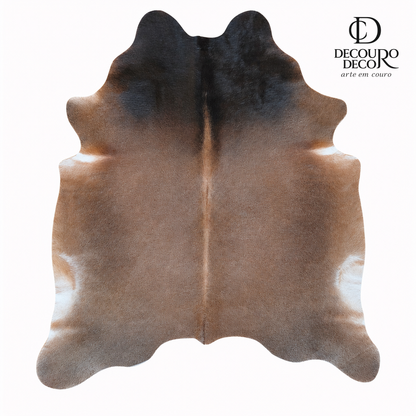 Tapete de pele de boi bege escuro e preto OSC1021 1,80x1,64m em couro bovino legítimo — fundo branco