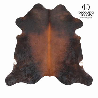 Tapete de pele de boi preto avermelhado OSC1024 2,28x2,33m em couro bovino legítimo — fundo branco