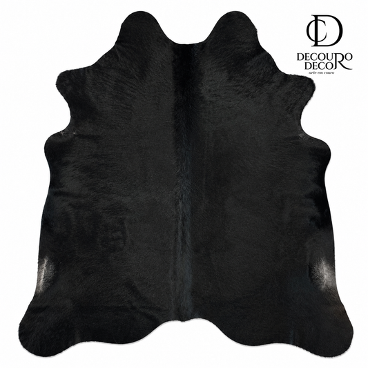 Tapete Bovino Natural Preto pelo Curto I P1095 I 1,83x1,80m em Couro Legítimo — fundo branco