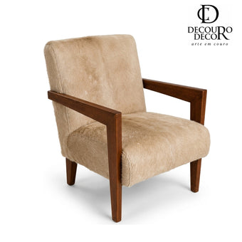 Poltrona de Couro Natural em Pelo Bovino Bege – Alice