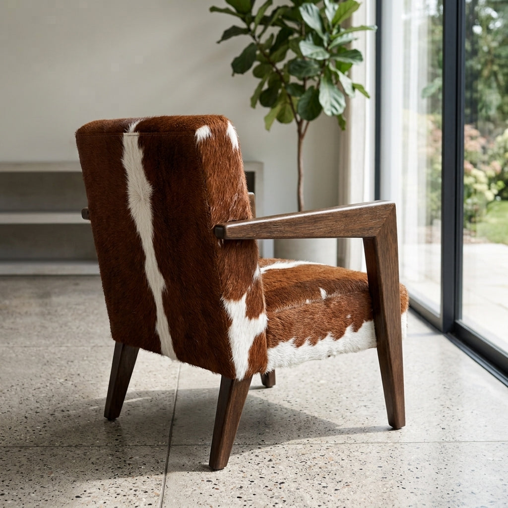 Poltrona de Couro Bovino Marrom e Branco Estilo Hereford Americano