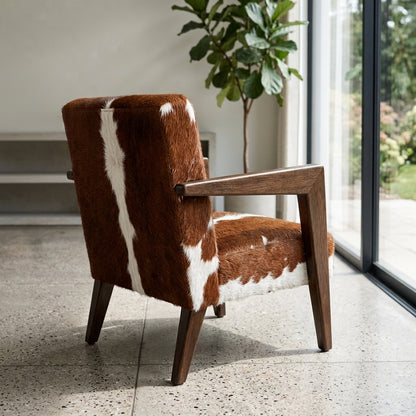 Poltrona de Couro Bovino Marrom e Branco Estilo Hereford Americano