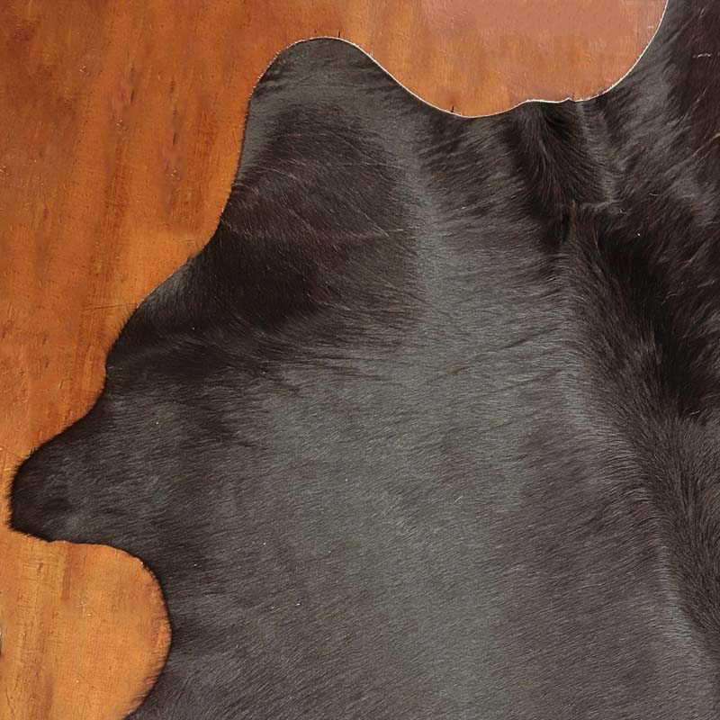 Tapete Formato de Couro Bovino Natural Preto I NP017 I 1,87 x 1,94m