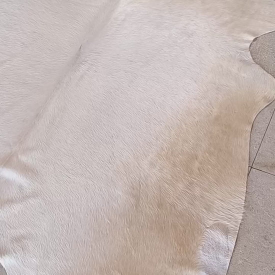 Tapete de pele de boi — vídeo real do produto BRA1055