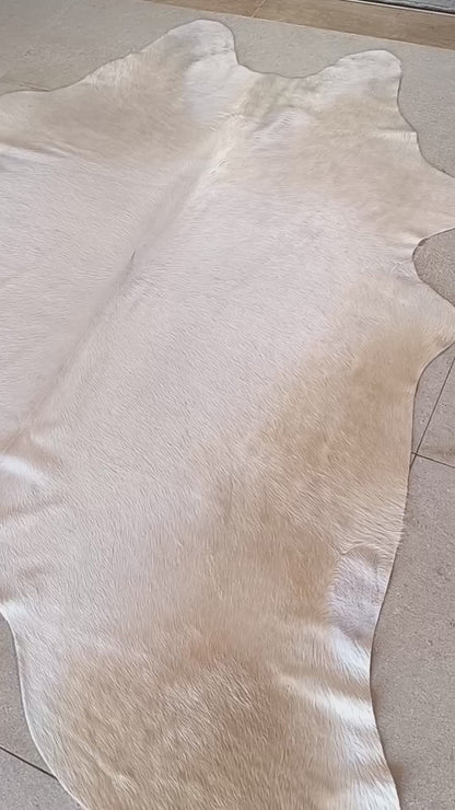 Tapete de pele de boi — vídeo real do produto BRA1055