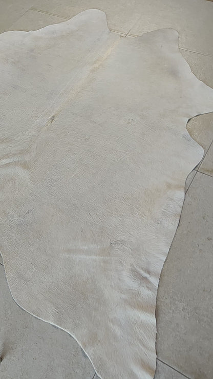 Tapete Bovino Branco I BRA1040 1,83x2,10m