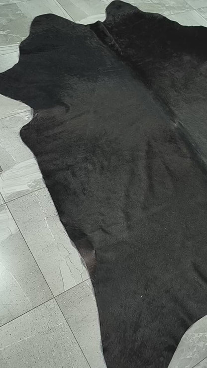 Tapete Bovino Natural Preto Pelo Curto I P1100 I 2,18x2,08m