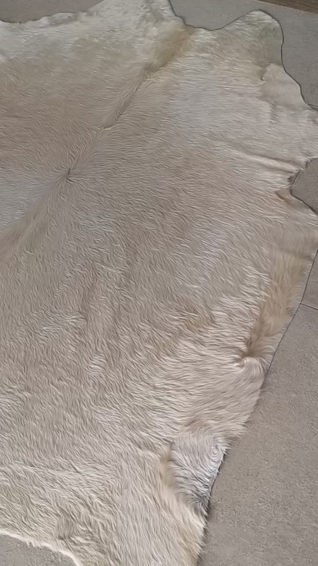 Tapete de pele de boi — vídeo real do produto BRA1063