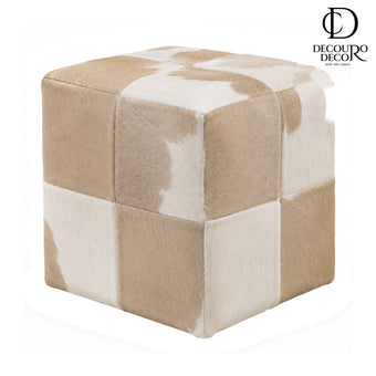 Puff Quadrado Bege e Branco em Pelo Natural Bovino