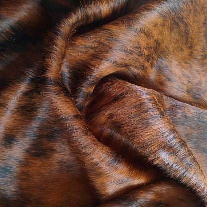 Tapete de couro de boi natural brazino escuro BZE1079 — foto real 4