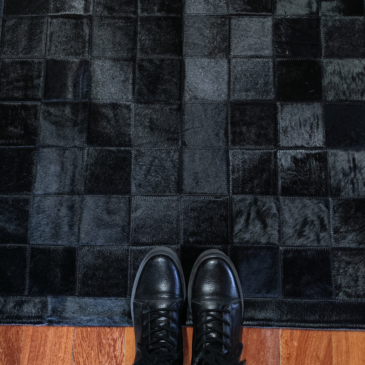 Tapete Quadriculado All Black em Couro Legítimo