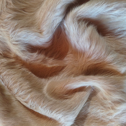 Tapete de couro de boi bege claro pelo alto sedoso BC980 — foto real 4