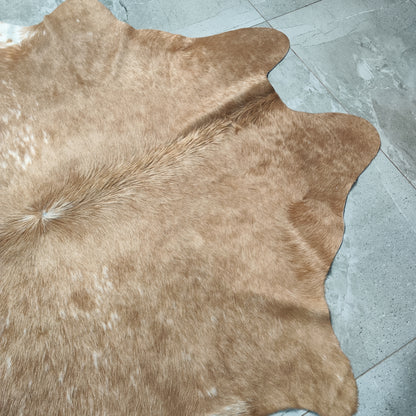 Tapete Bovino Bege e branco  BB905 - 1,91x1,94m
