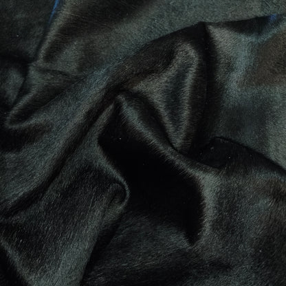 Tapete Bovino Natural Preto e Branco Pelo Curto I PB1090 I  2,00x1,84m em Couro Legítimo