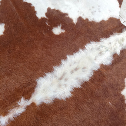 Tapete de couro de boi vermelho e branco VB1007 — foto real 2