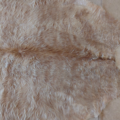 Tapete de couro de boi bege claro BE961 — foto real 2