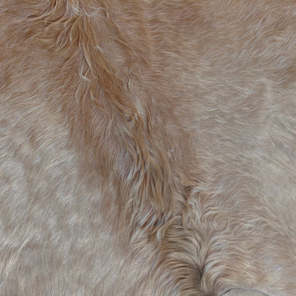 Tapete de couro de boi bege claro pelo alto BC989 — foto real 2