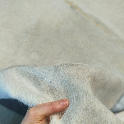 Tapete Bovino Branco Pelo Curto BRA1174 I 1,68x1,80m