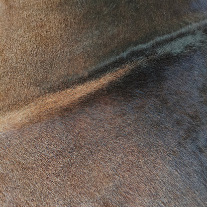 Tapete de couro de boi bege escuro e preto OSC1021 — foto real 2