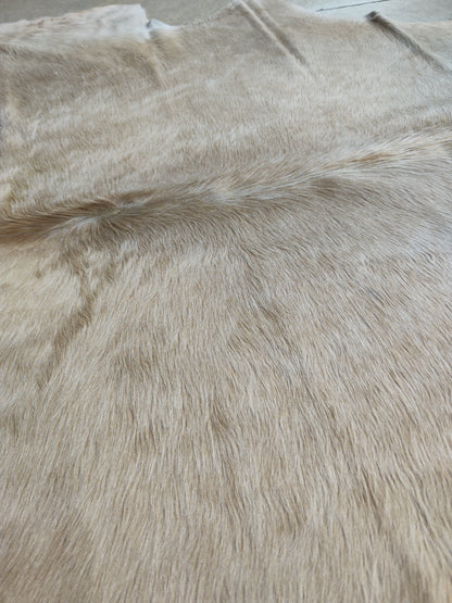 Tapete Bovino Natural Bege Claro I BC807 I 1,90x2,03 m