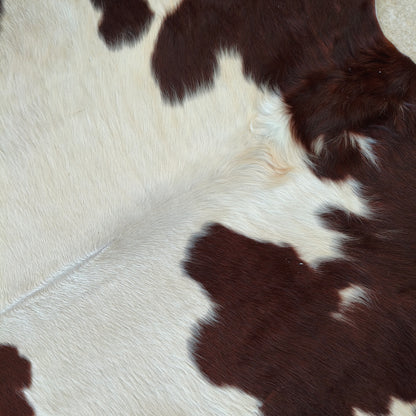 Tapete de couro de boi natural exótico vermelho e branco EXC1031 — foto real 2