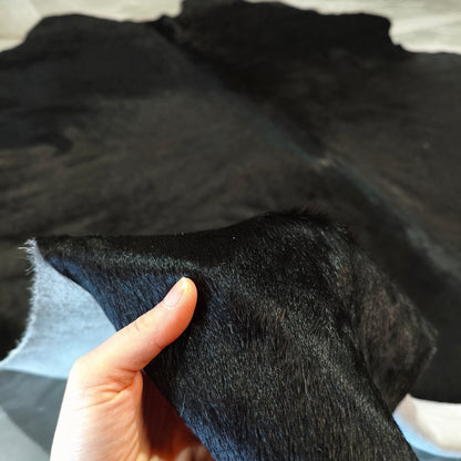 Tapete Bovino Natural Preto Pelo Curto I P1100 I 2,18x2,08m
