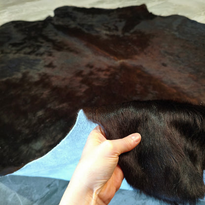 Tapete Bovino Natural Preto com Marrom Pelo Alto I P1093 I  2,13x2,02m em Couro Legítimo