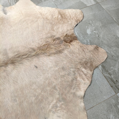 Tapete Bovino Natural Champagne Claro Linha Premium Pelo Alto I CH923 I 2,09x1,97m