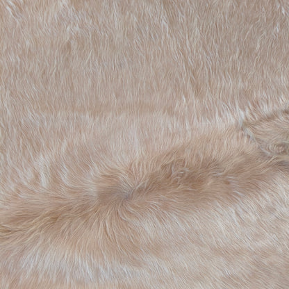 Tapete de couro de boi bege claro pelo alto sedoso BC980 — foto real 2
