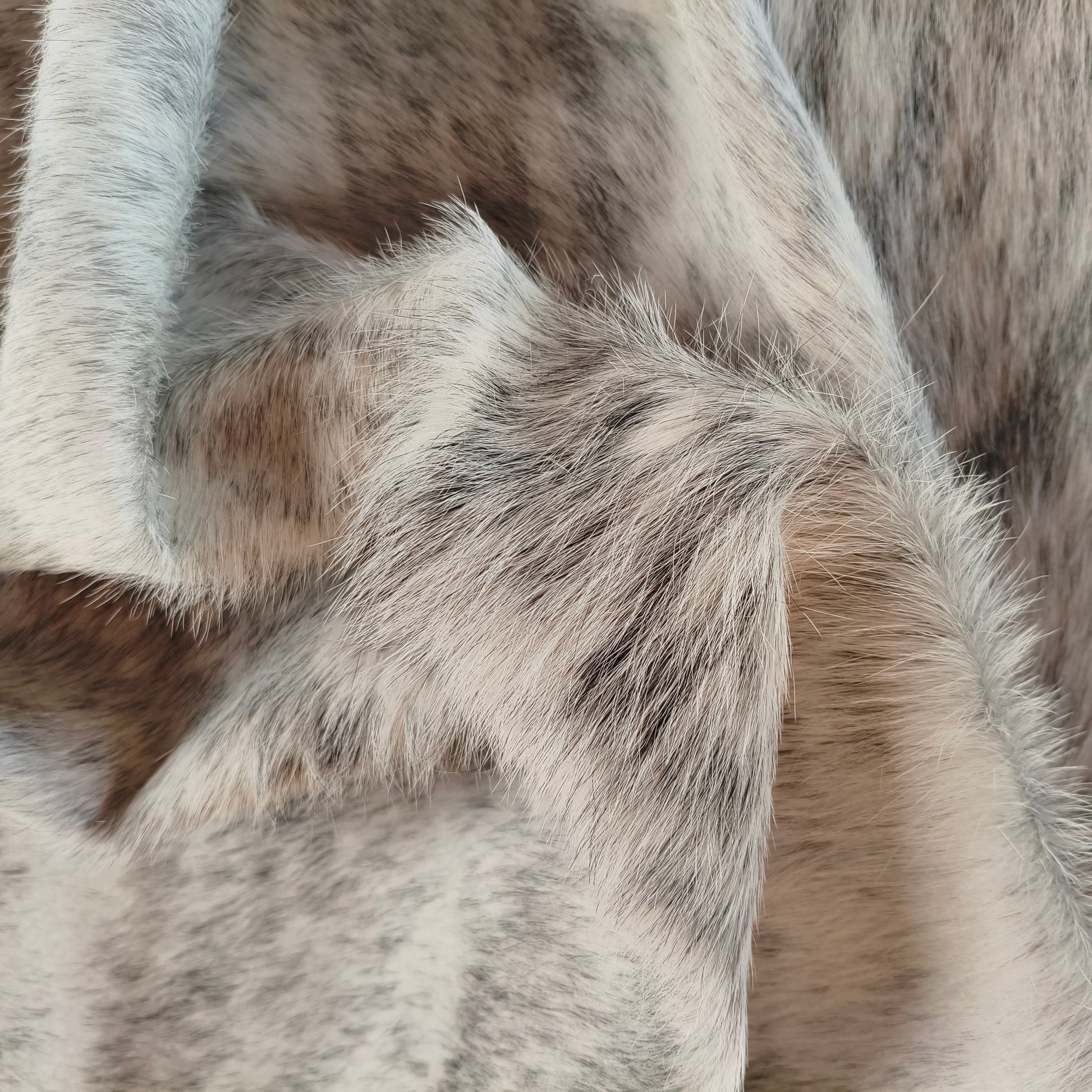 Tapete de couro de boi natural brazino claro BZC1041 — foto real 4