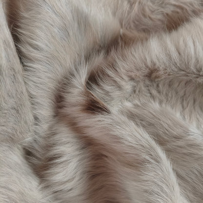 Tapete de couro de boi branco sedoso pelo alto BRA1064 — foto real 4