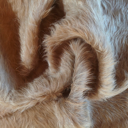 Tapete de couro de boi bege claro pelo alto BC989 — foto real 4