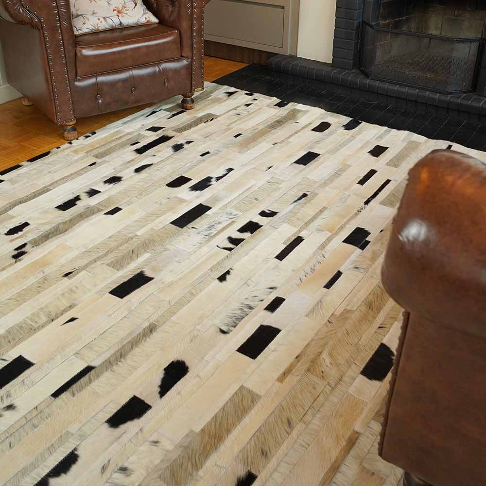 Tapete Tiras Olivia – Preto e Branco em Couro Legítimo